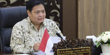 Airlangga : Arahan Presiden, Karantina Bagi Jemaah Umrah dan PPLN Jadi 1