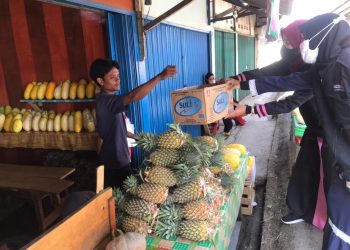 Grebek Pasar Cara UMM, UNILA dan LAZISMU Galang Dana untuk Yatim Dhuafa