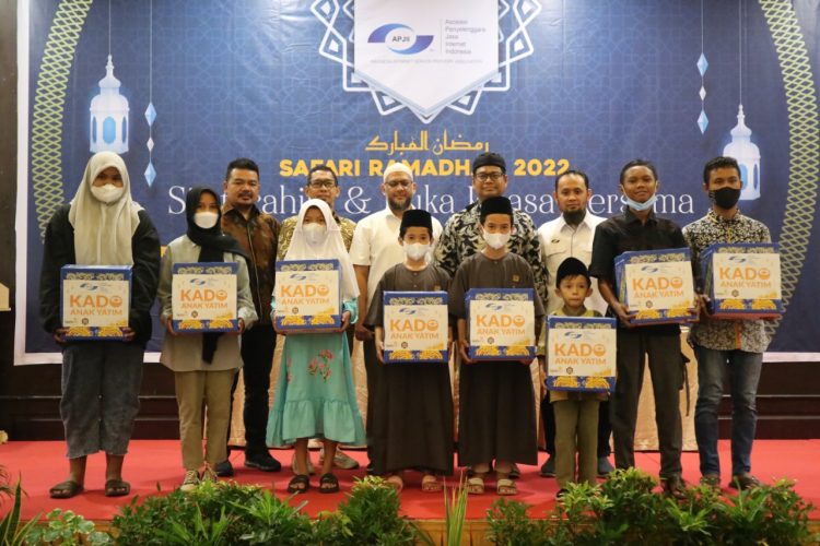 APJII Riau-Sumatra Barat salurkan Kado Bahagia Anak Yatim melalui LAZISMU Pekanbaru