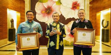 Gubernur Riau Borong Anugerah Adinata Syari’ah 2022