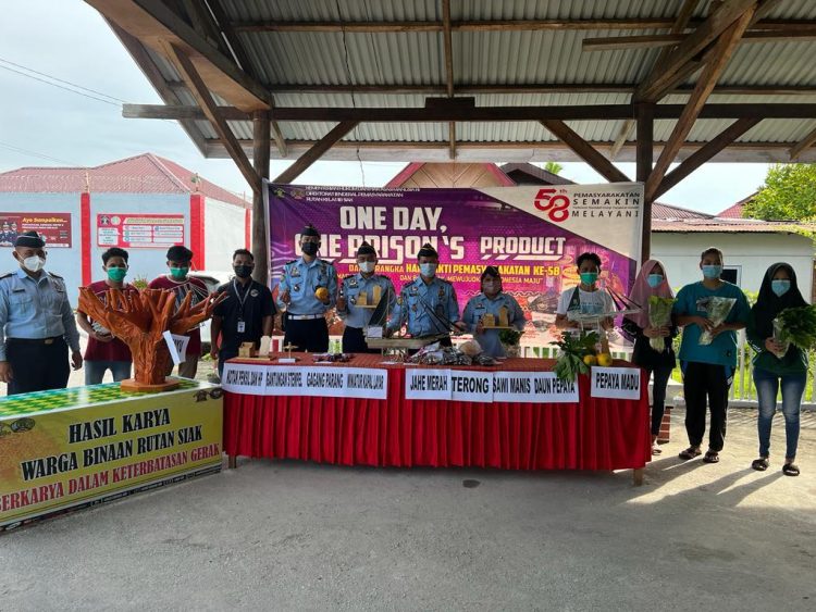 Hari Bakti Pemasyarakatan ke-58, Rutan Kelas IIB Siak Pasarkan Produk Hasil Karya Warga Binaan