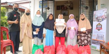 LAZISMU Pekanbaru : Salurkan Bingkisan Ramadhan kepada Lansia dan Dhuafa