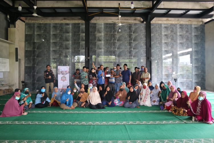 Lingga Cargo Salurkan Zakat Perusahaan melalui Lembaga Zakat LAZISMU Pekanbaru