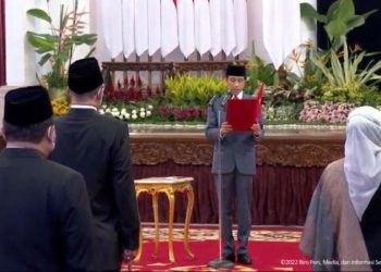 Jokowi Resmi Lantik Anggota KPU dan Bawaslu 2022-2027