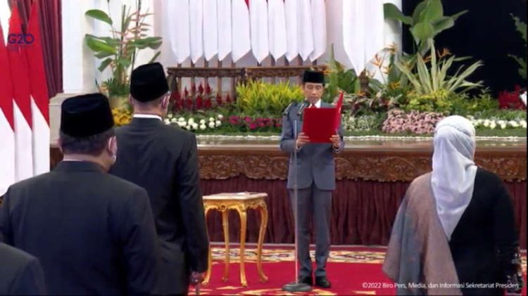 Jokowi Resmi Lantik Anggota KPU dan Bawaslu 2022-2027