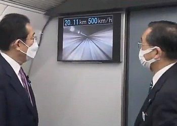 PM Jepang Uji Coba Naik Kereta Linear Chuo Shinkansen, Kecepatannya 500 Km Per Jam