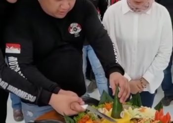 Sembari Potong Tumpeng, Zico Basko : Co,ma Coffe Jadi Tongkrongan Pilihan Millenial Pekanbaru