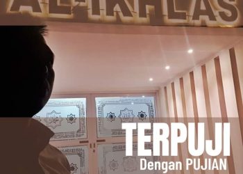 Catatan Jumat : | TERPUJI Dengan PUJIAN |