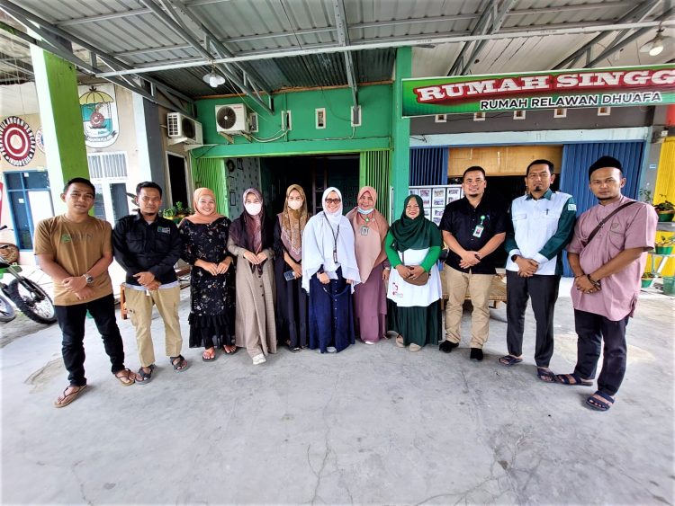 Dosen Universitas Hang Tuah Pekanbaru Gandeng Rumah Relawan Dhuafa dalam Kegiatan Pengabdian