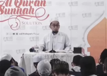 Viral UAH Jawab Gus Miftah Sejak Kapan Rendang Punya Agama