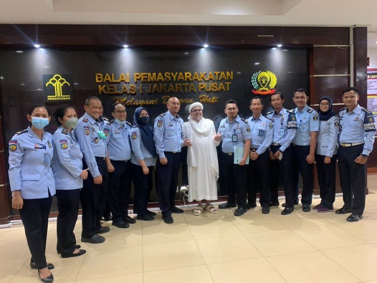 Sore ini Muhammad Habib Rizieq Shihab Bebas