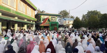 Warga Pekanbaru Ramai Sholat Idul Adha di Masjid Al-Fida’ Muhammadiyah, Jamaah Sampai Gunakan Parkiran