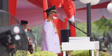 Peringati HUT ke 77 RI, Gubernur Riau Jadi Inspektur Upacara Pengibaran Bendera di Tingkat Provinsi Riau