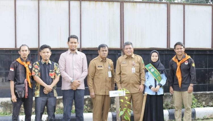Memperingati Hari Konservasi Alam 2022, Mapala UMRI Gelar Penanam Pohon di Lingkungan Kampus