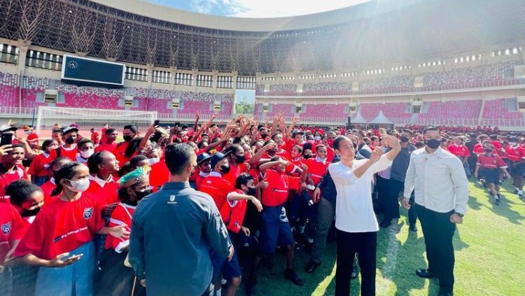 Presiden Jokowi Resmikan Papua Football Academy