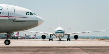 Aturan Naik Pesawat Terbaru Mulai Hari ini, Bebas Antigen dan Tes PCR!