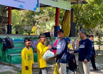YBM PLN UI WRKR Dolan Bareng Yatim dan Dhuafa di Taman Margasatwa Kasang Kulim.
