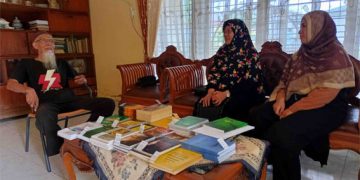 Budayawan Riau UU Hamidy Terima Kunjungan Komunitas Riau Sastra