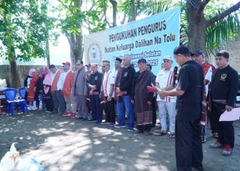 Setengah Abad Berdiri, Dalihan Na Tolu Sulawesi Selatan Lantik Pengurus Baru
