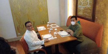 Pagi-pagi Gibran Rakabuming Sarapan Bareng Anies Baswedan di Solo