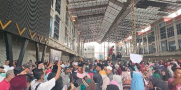 Ribuan Massa Mendesak Segel KTV Joker Poker