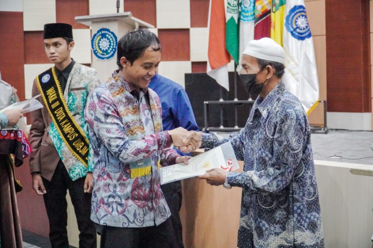 Serahkan Sertipikat Tanah SD Muhammadiyah, Raja Juli Antoni : Membantu Muhammadiyah Berarti Membantu Bangsa