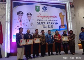 Pemerintah Provinsi Riau berikan Penghargaan Produktivitas Siddhakarya tahun 2022
