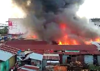 Pasar Loket ( Cik Puan ) Pekanbaru Terbakar, Toko Emas dan Pakaian Hangus