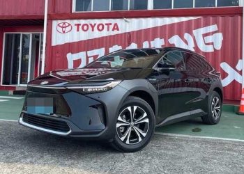 8 Unit Mobil Listrik Pemprov Riau untuk Pejabat Seharga Rp10,4 M Tiba di Pekanbaru