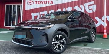 8 Unit Mobil Listrik Pemprov Riau untuk Pejabat Seharga Rp10,4 M Tiba di Pekanbaru