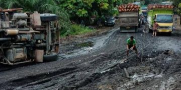 Riau Juara 1 Jalan Provinsi Rusak Berat Terpanjang se Pulau Sumatera, ini Data Lengkapnya