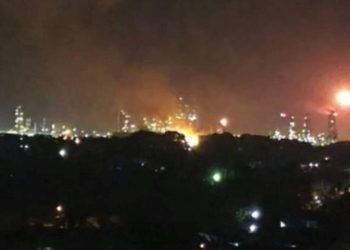 BREAKING NEWS : Kilang Pertamina Dumai Meledak dan Terbakar, 5 Orang Dilarikan ke Rumah Sakit