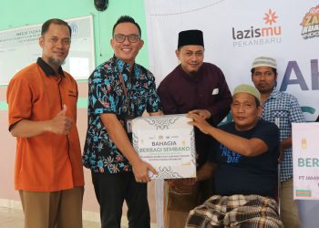 ASKRINDO Syariah Salurkan Zakat Korporasi Melalui LAZISMU Pekanbaru