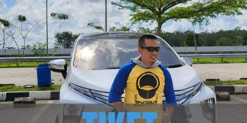 Catatan Jumat : | TIKET KEBAHAGIAAN |