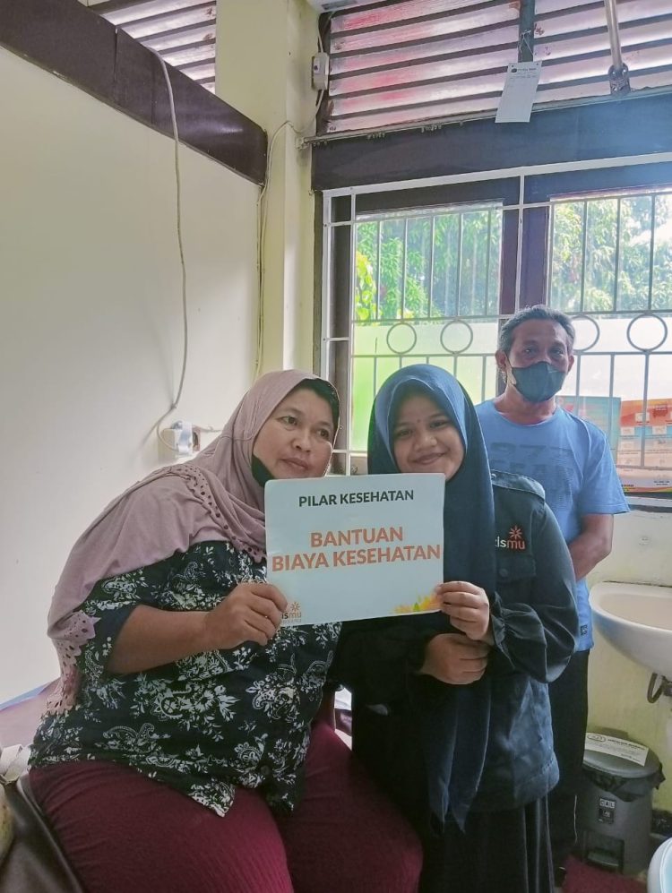 Bantuan Kesehatan oleh LAZISMU kepada ibu Dewi yang Menderita Vertigo dan Paru-paru