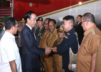 Jokowi Resmikan Bandara Ewer di Asmat: Percepat Mobilitas Barang dan Orang
