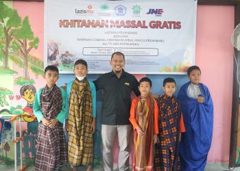 Berbagi Kebahagian Untuk Anak-anak Dhuafa, LAZISMU dan JNE Selenggarkan Khitanan GRATIS