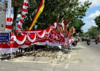 Tegas ! Pj Walikota Pekanbaru Larang Pedagang Bendera Berjualan di Jalan Sudirman