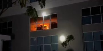 BREAKING NEWS : foto-foto Kantor Walikota Pekanbaru di Perkantoran Tenayan di Lalap Si Jago Merah