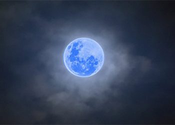 Fenomena Alam Blue Moon Bakal Menghiasi Langit di Bulan Agustus 2023, Benarkah Bulannya Berwarna Biru ?