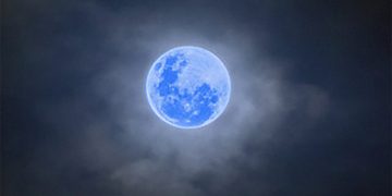 Fenomena Alam Blue Moon Bakal Menghiasi Langit di Bulan Agustus 2023, Benarkah Bulannya Berwarna Biru ?