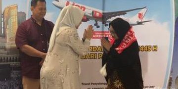 Umrah Perdana, 433 Jemaah Berangkat Langsung dari Padang – Madinah