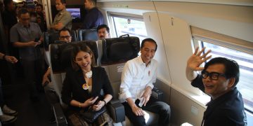 KERETA CEPAT Jakarta – Bandung 30 Menit Tak Lagi Angan