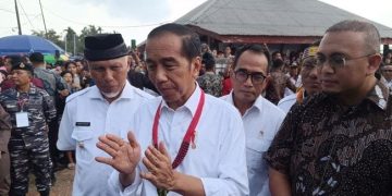 Andre Rosiade Dampingi Jokowi Resmikan Bandara Mentawai – tinjau Pasar Ibu