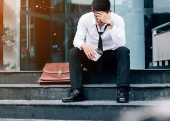 Sarjana Baru, Badai PHK, serta Pengangguran Terdidik, APA SOLUSI-nya?