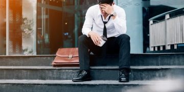 Sarjana Baru, Badai PHK, serta Pengangguran Terdidik, APA SOLUSI-nya?