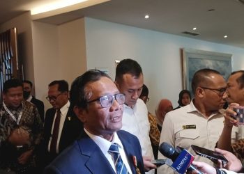 Sejumlah Menteri Jokowi Terjerat Korupsi, Mahfud: Yang Belum Tertangkap, Hati-hati…