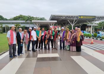 Headline: Gabe Tours Successfully Hosts 16 Malaysian Guests for a Cultural and Religious Tour in Riau