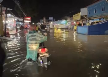 Hujan Lebat Sebentar Pekanbaru Langsung Banjir, Banyak Motor Mogok, Warganet: Kota Bertuah