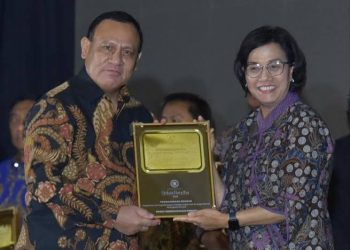 Usai Terima Penghargaan dari Sri Mulyani, Firli Bahuri Jadi Tersangka